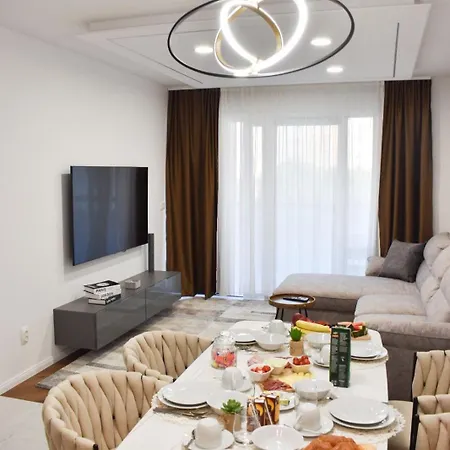 Worldwide Apartment Split