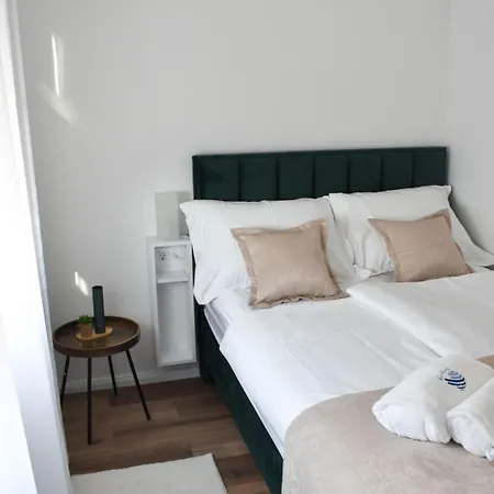 Worldwide Apartment