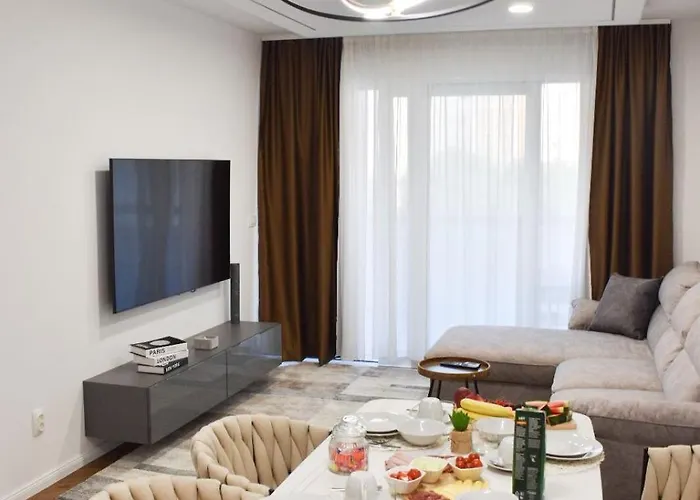 Worldwide Apartment Split