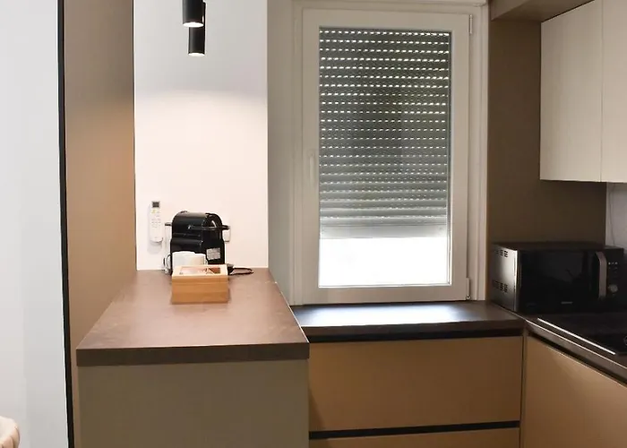 Worldwide Apartment *